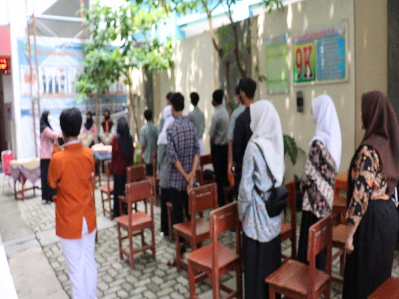 Foto Pemberian hadiah juara classmeeting Tahun Pelajaran 2020/2021