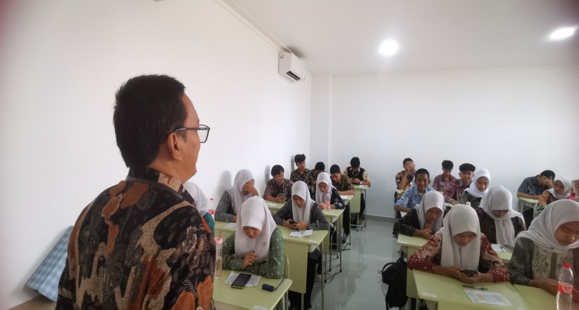 Peringatan Hari Batik Nasional di SMK Muhammadiyah 3 Tangsel Sederhana dengan Ucapan dari Kepala Sekolah dan Wakil